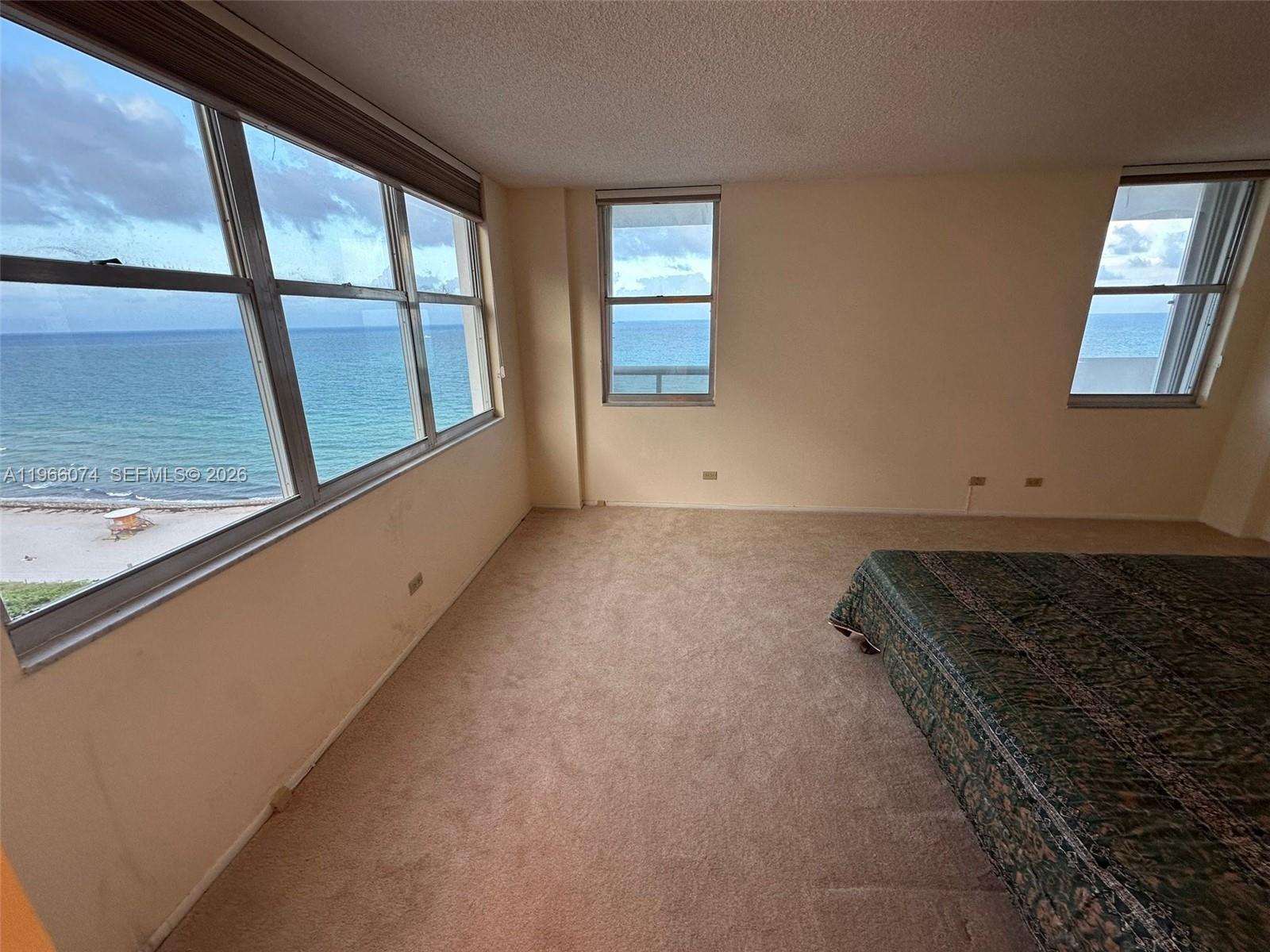 6039 Collins Ave #1625 Miami Beach, FL 33140