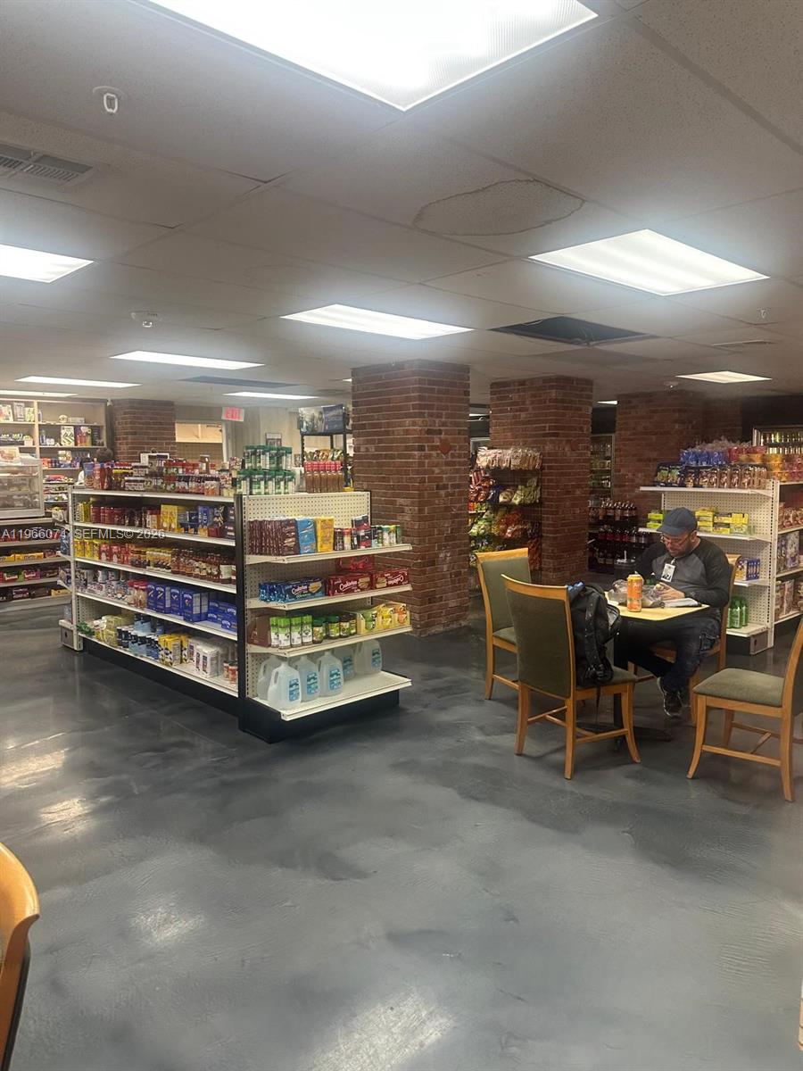 6039 Collins Ave #1625 Miami Beach, FL 33140