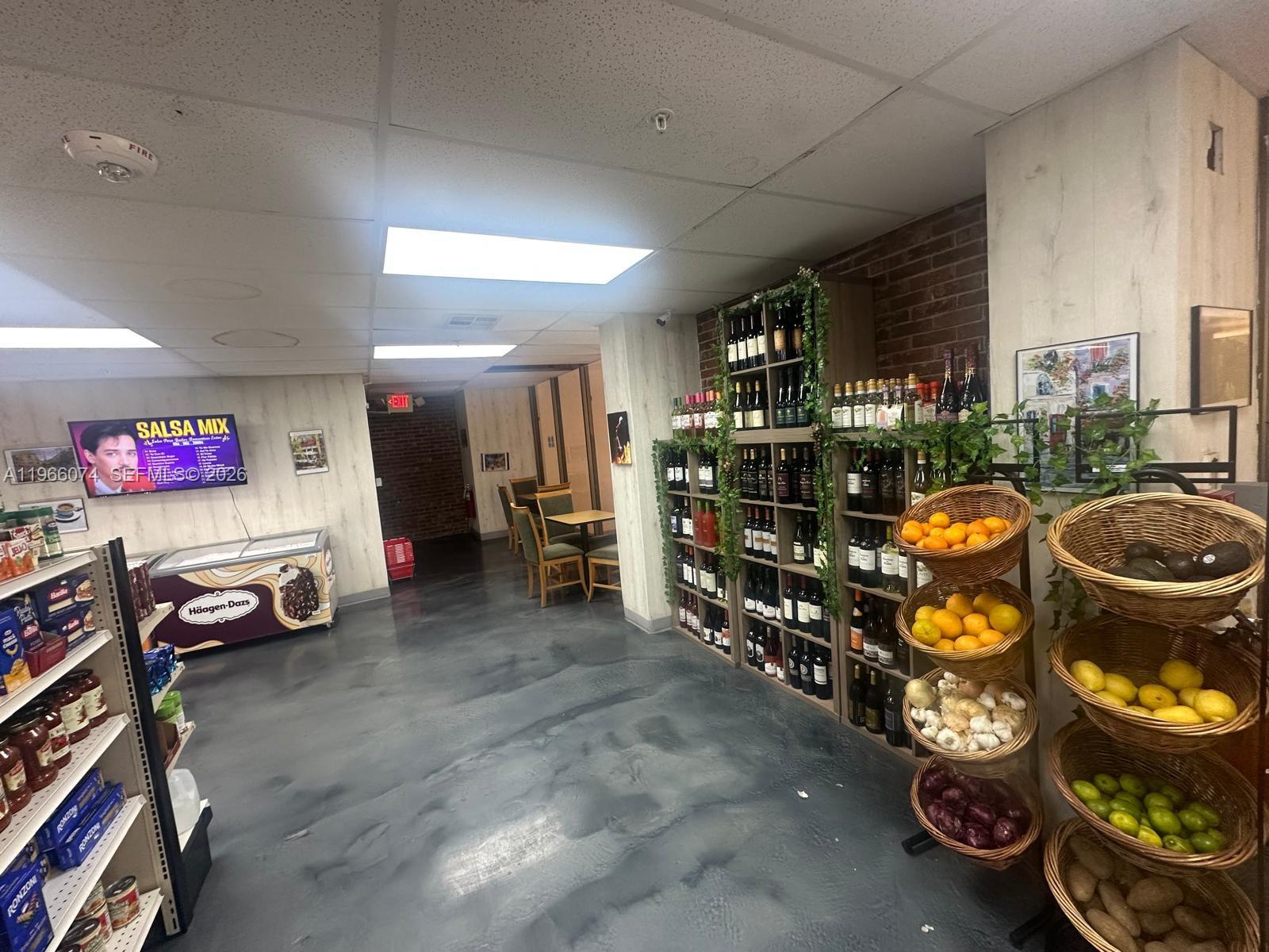 6039 Collins Ave #1625 Miami Beach, FL 33140