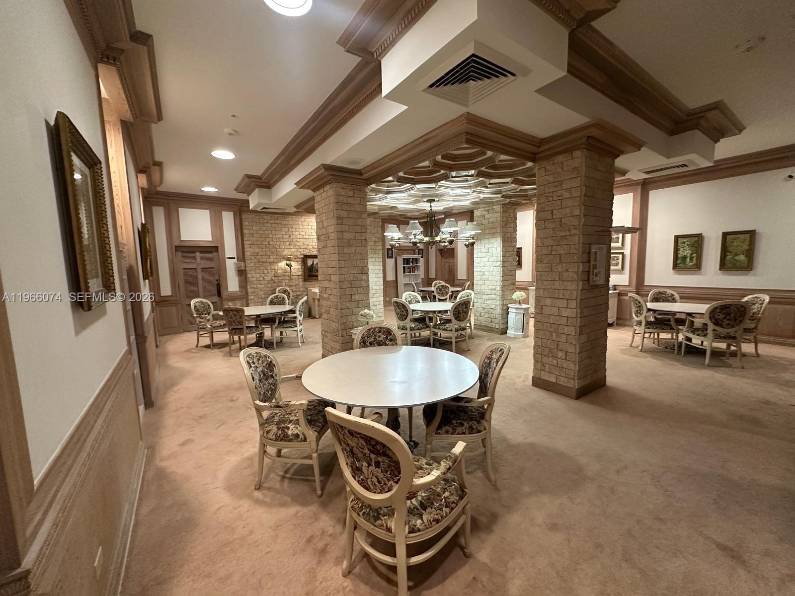 6039 Collins Ave #1625 Miami Beach, FL 33140