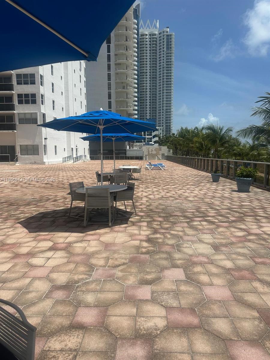 6039 Collins Ave #1625 Miami Beach, FL 33140