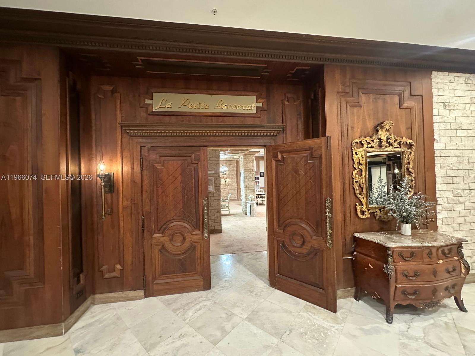 6039 Collins Ave #1625 Miami Beach, FL 33140