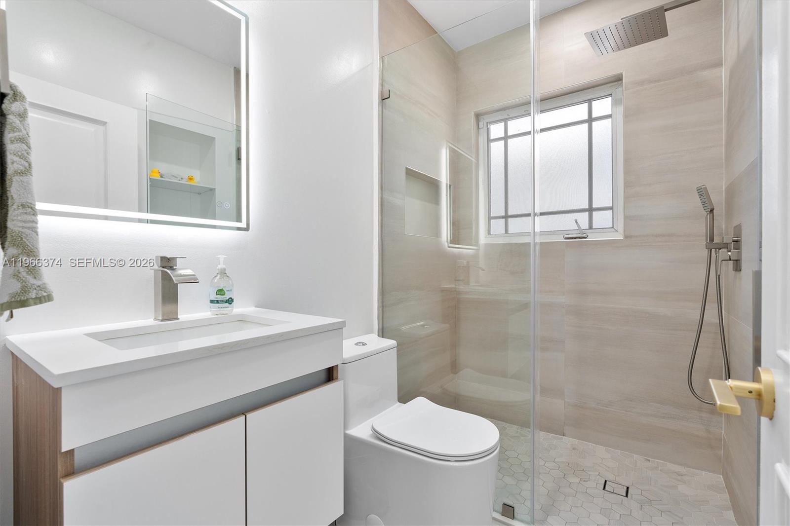 2231 SW 17th St Miami, FL 33145