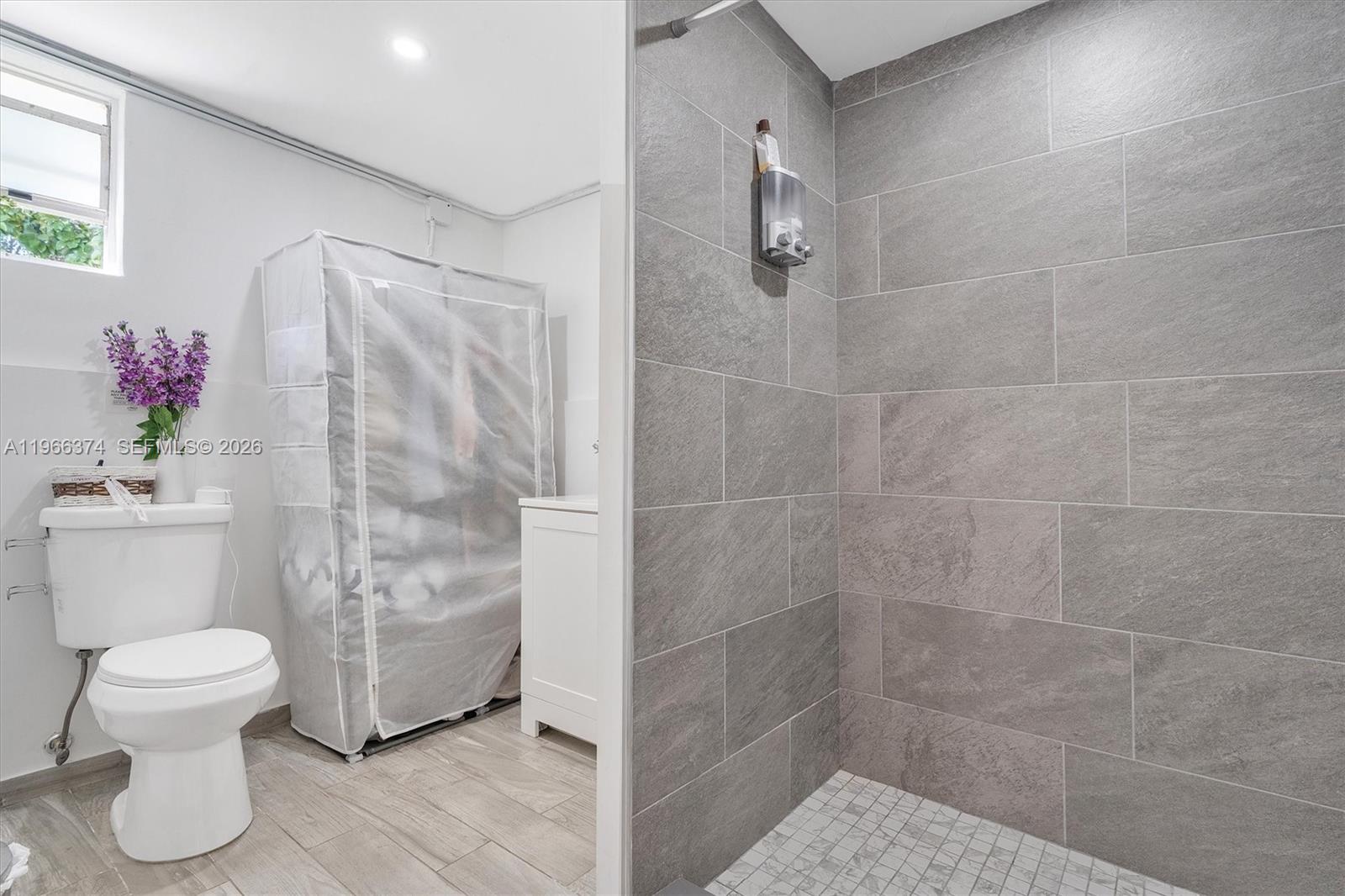 2231 SW 17th St Miami, FL 33145