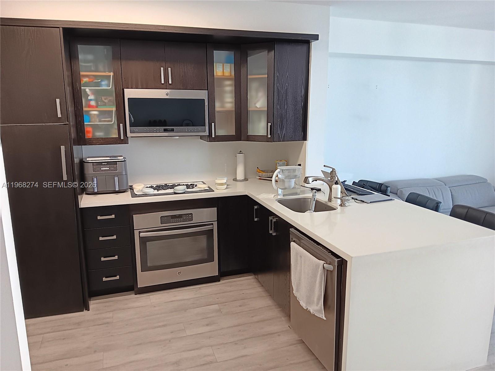 5085 NW 7th St #1412 Miami, FL 33126