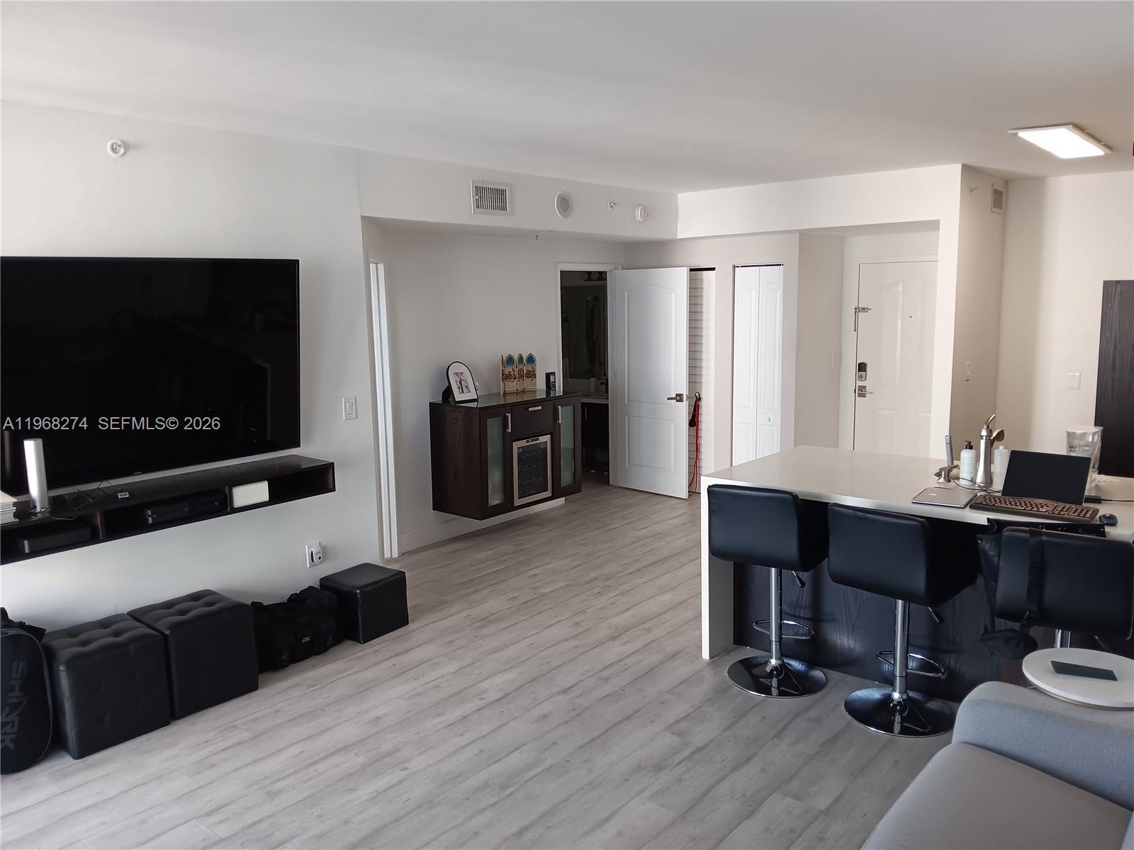 5085 NW 7th St #1412 Miami, FL 33126