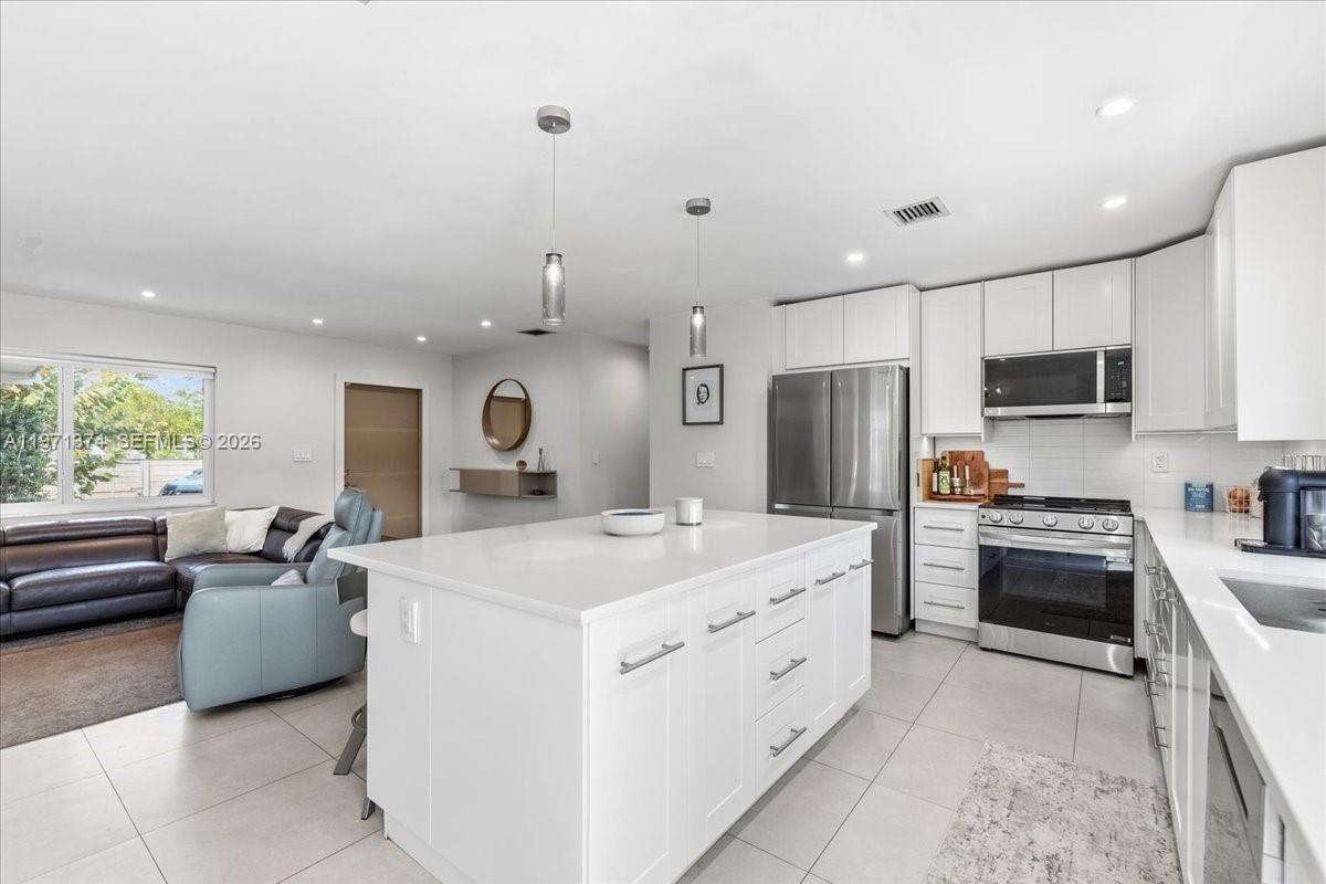 6140 SW 62nd St South Miami, FL 33143