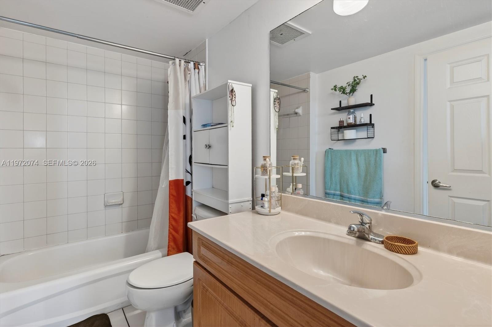 900 SW 8th St #505 Miami, FL 33130