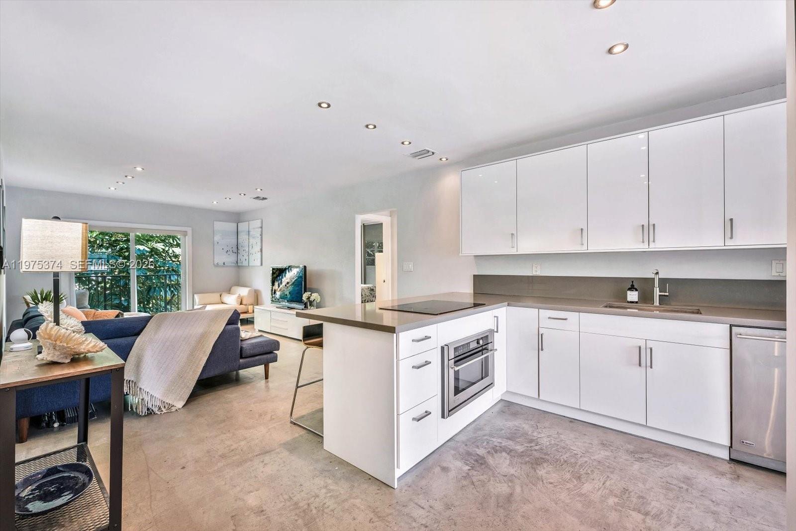 1821 Jefferson Ave #301 Miami Beach, FL 33139