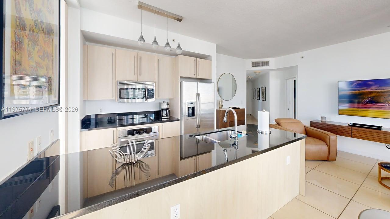 image Axis on Brickell South2