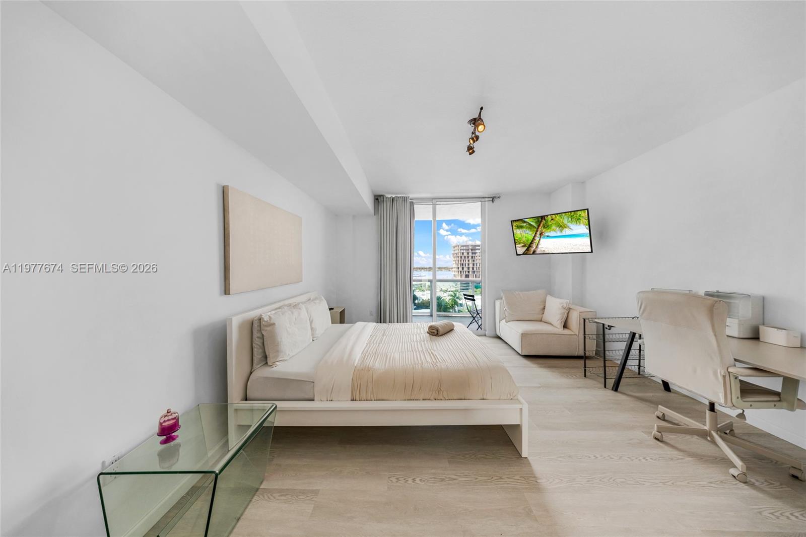 7910 Harbor Is Dr #901 North Bay Village, FL 33141