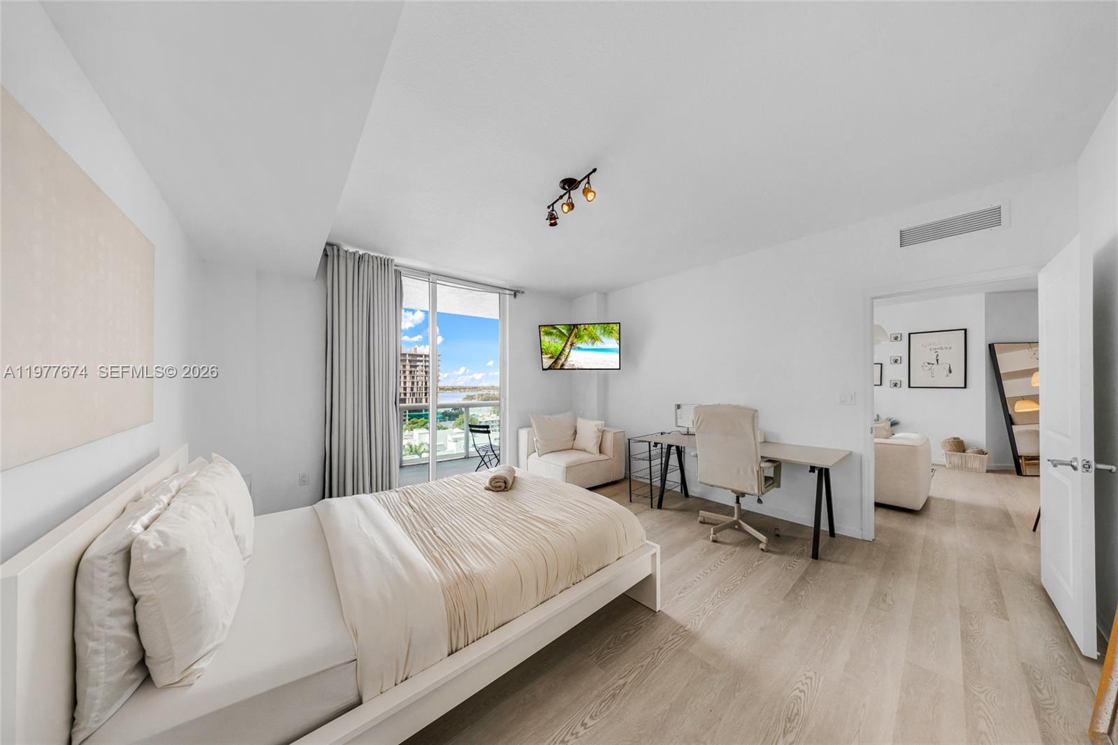 7910 Harbor Is Dr #901 North Bay Village, FL 33141