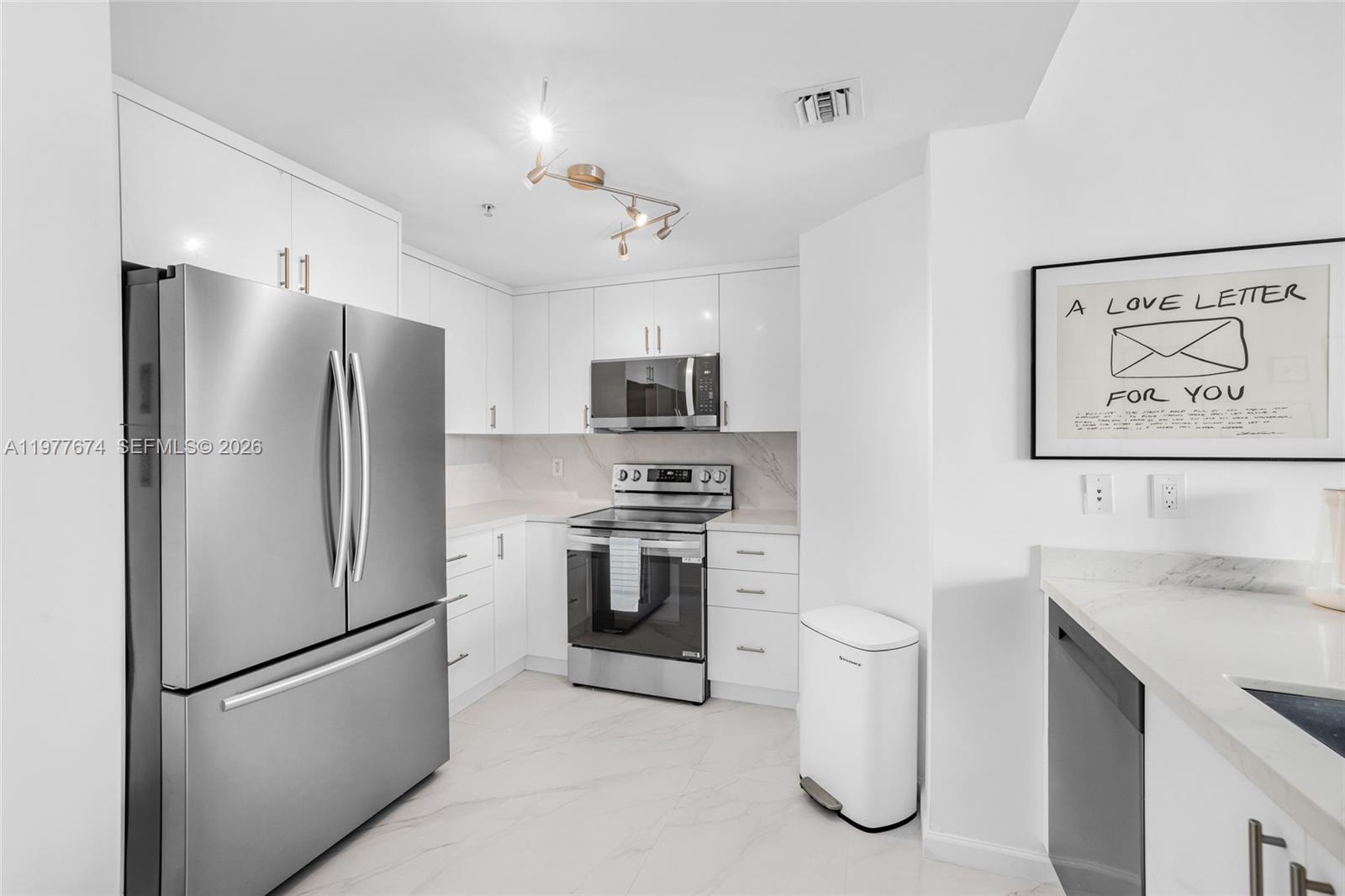 7910 Harbor Is Dr #901 North Bay Village, FL 33141