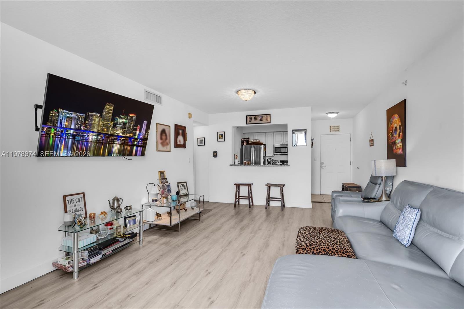 900 SW 8th St #1603 Miami, FL 33130