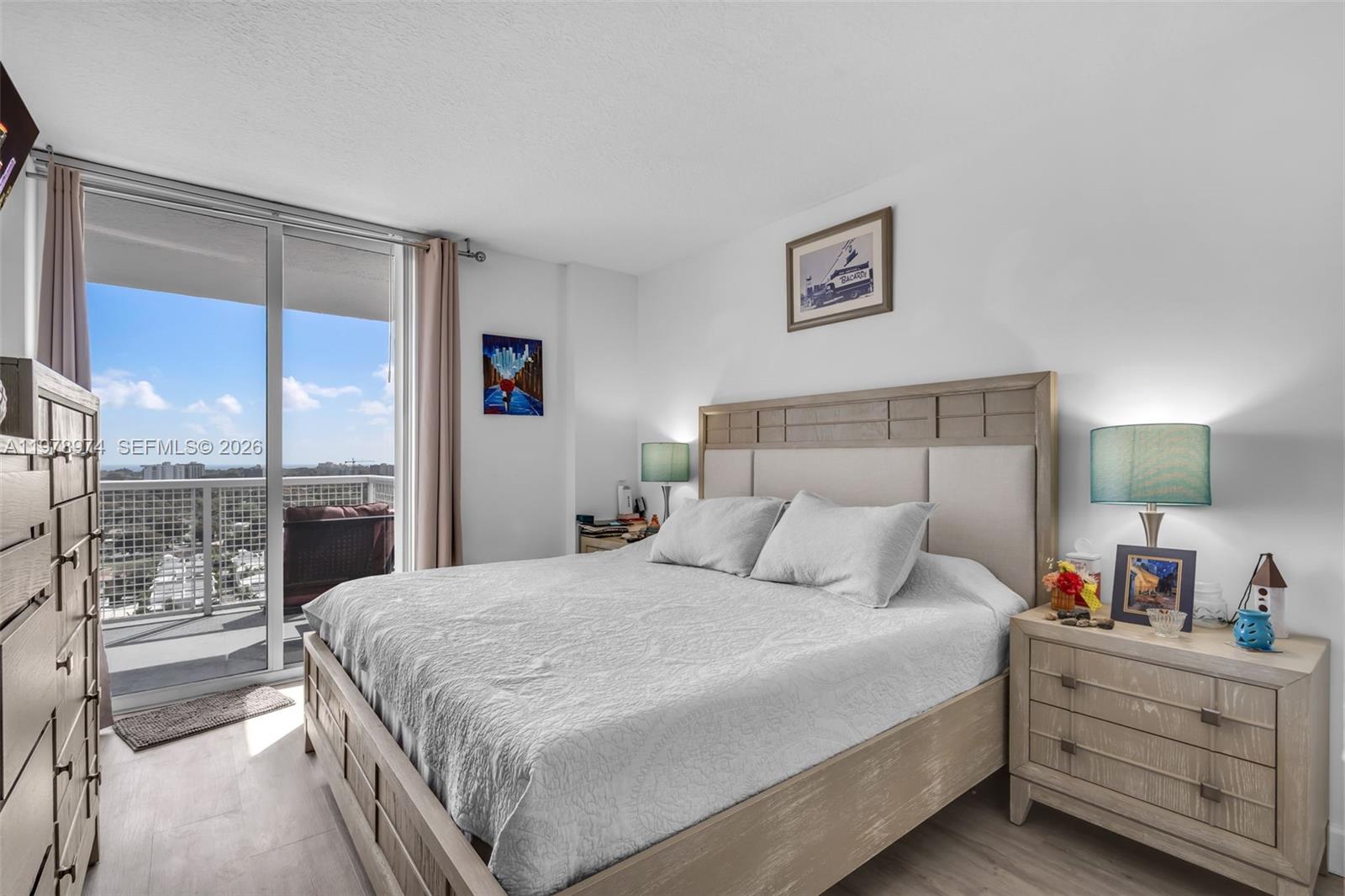 900 SW 8th St #1603 Miami, FL 33130