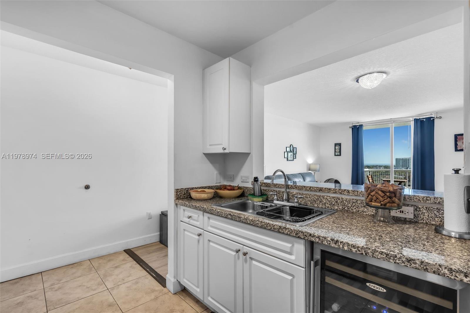 900 SW 8th St #1603 Miami, FL 33130