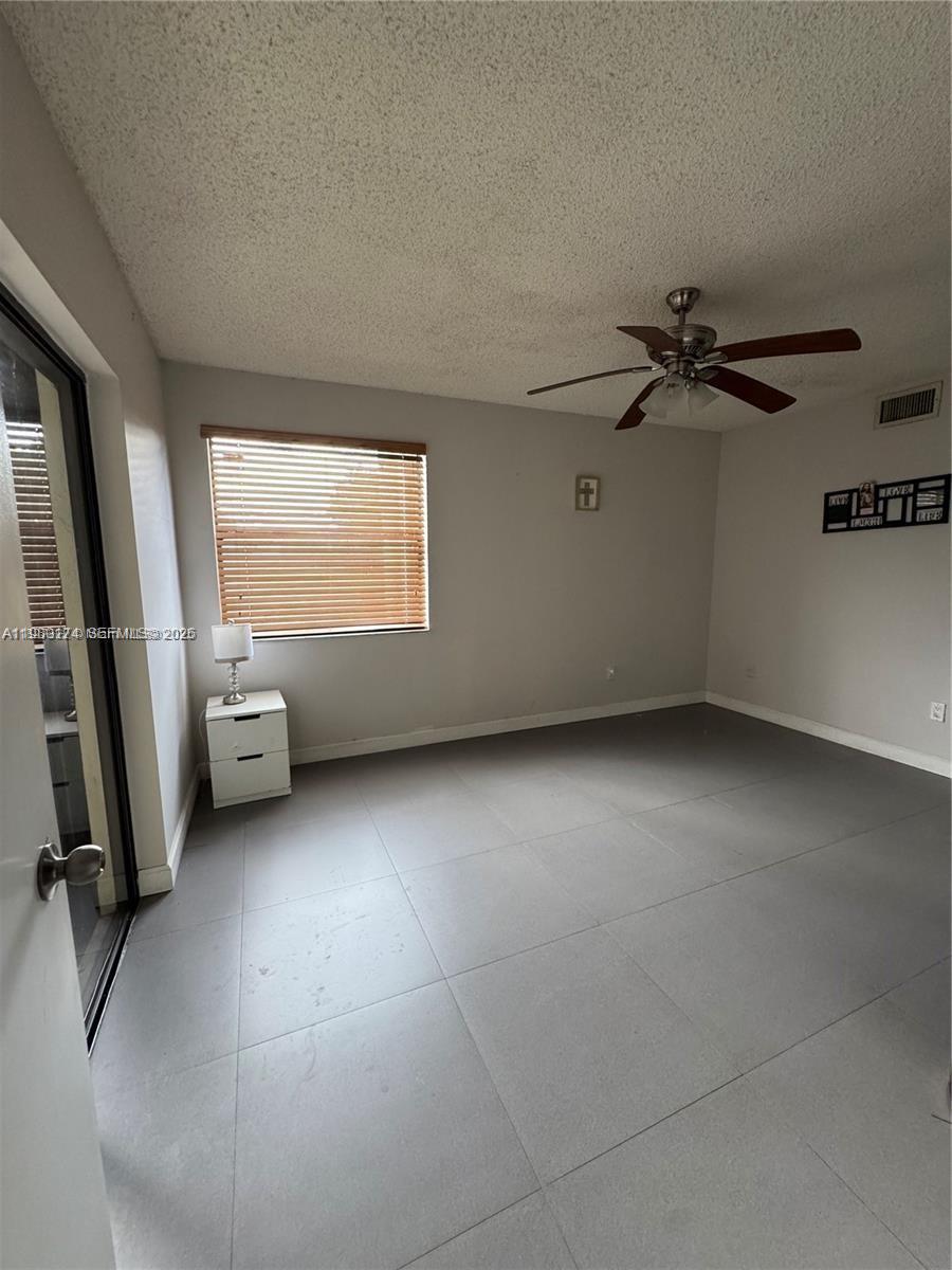1226 N Hiatus Rd #1226 Pembroke Pines, FL 33026