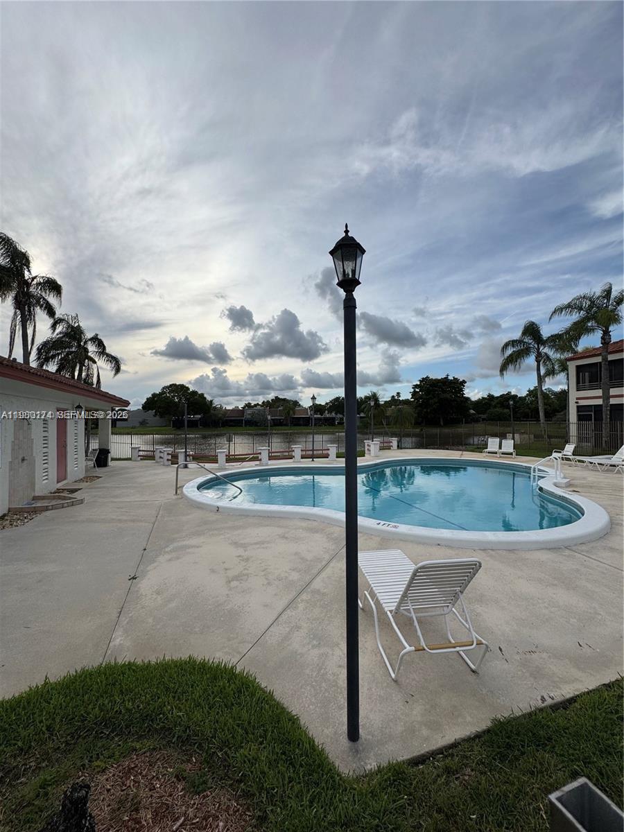 1226 N Hiatus Rd #1226 Pembroke Pines, FL 33026