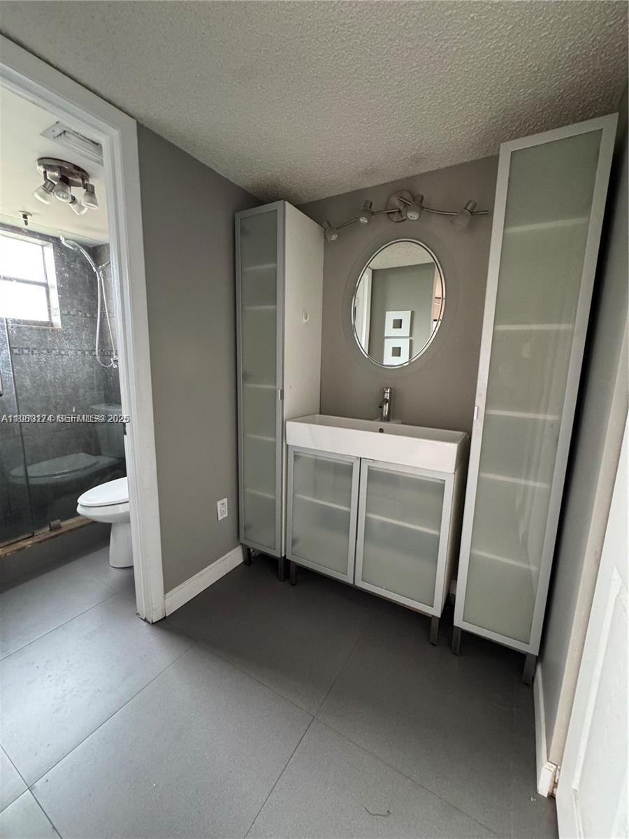 1226 N Hiatus Rd #1226 Pembroke Pines, FL 33026