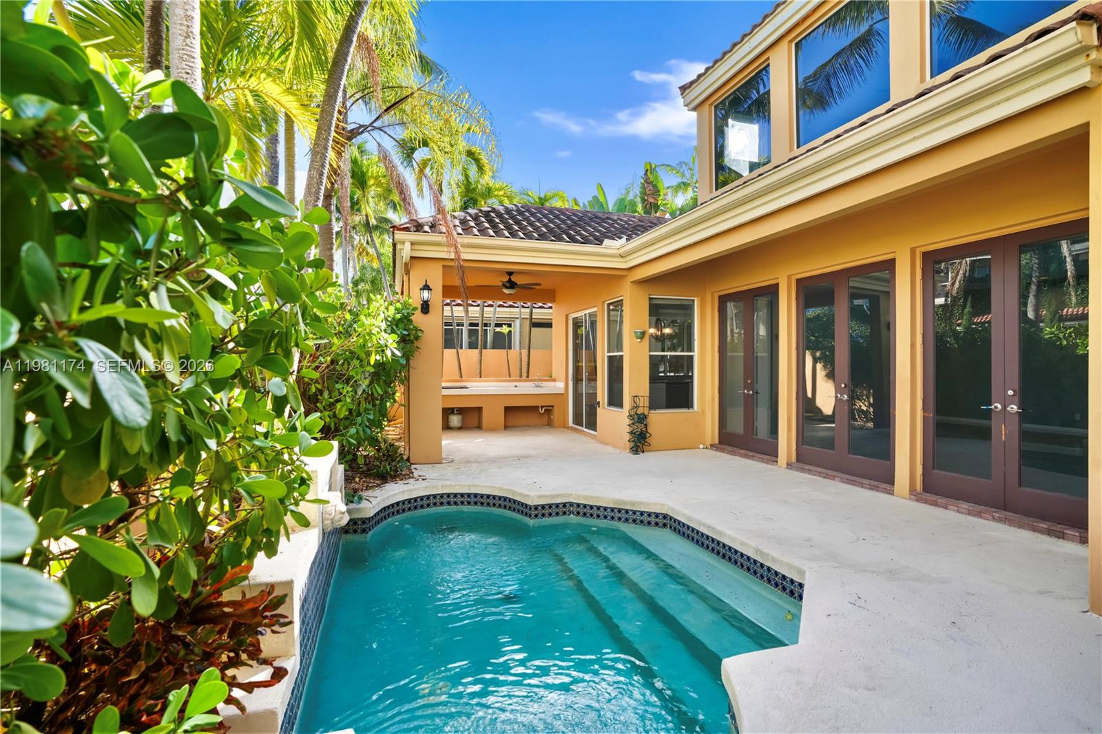 3728 NE 208th Ter Aventura, FL 33180