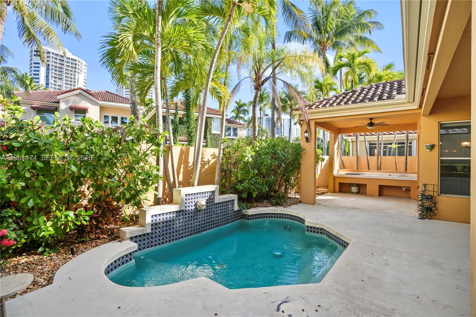 3728 NE 208th Ter Aventura, FL 33180