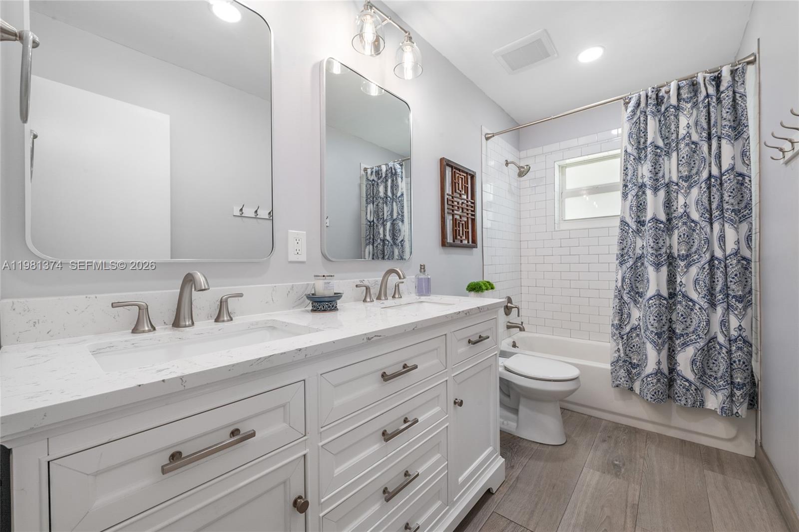 18044 SW 89th Pl Palmetto Bay, FL 33157