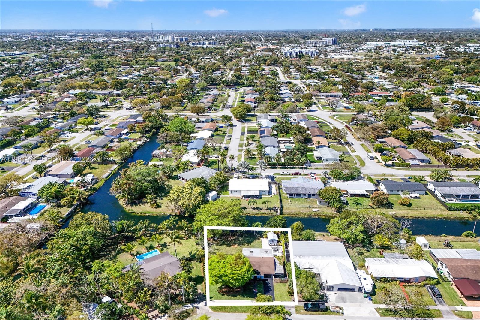 18044 SW 89th Pl Palmetto Bay, FL 33157