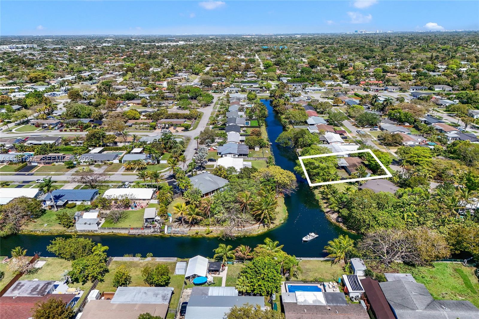 18044 SW 89th Pl Palmetto Bay, FL 33157