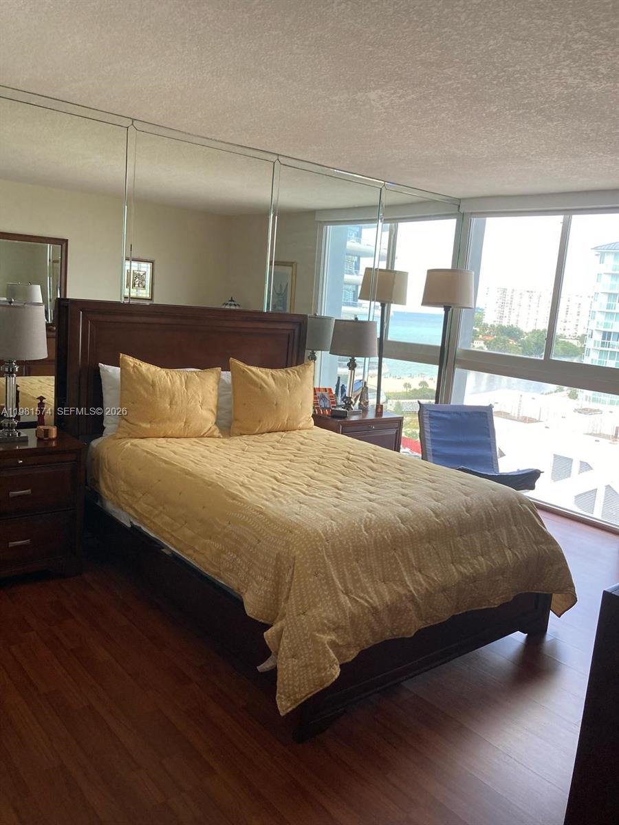 3200 Collins Ave #10-1 Miami Beach, FL 33140