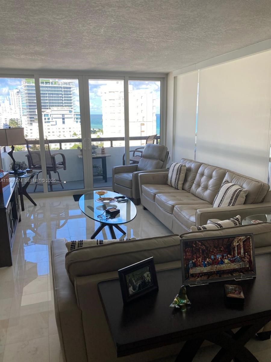 3200 Collins Ave #10-1 Miami Beach, FL 33140