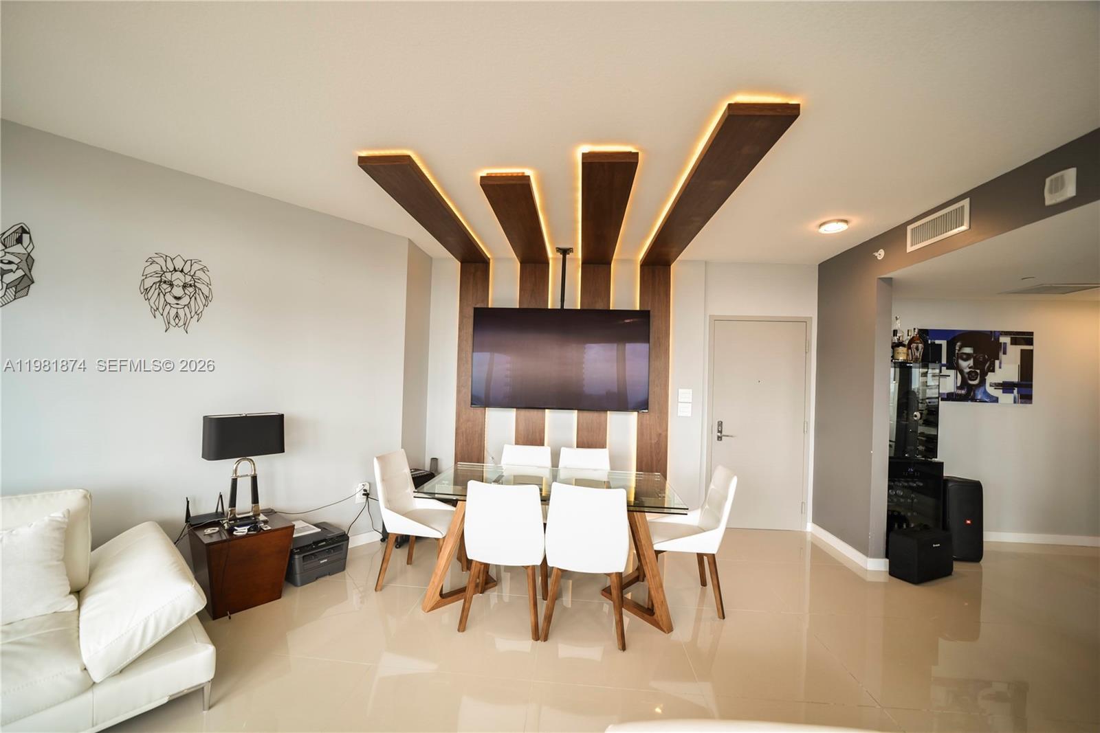 488 NE 18th St #1000 Miami, FL 33132