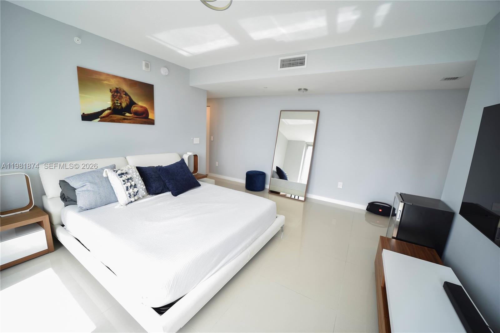 488 NE 18th St #1000 Miami, FL 33132