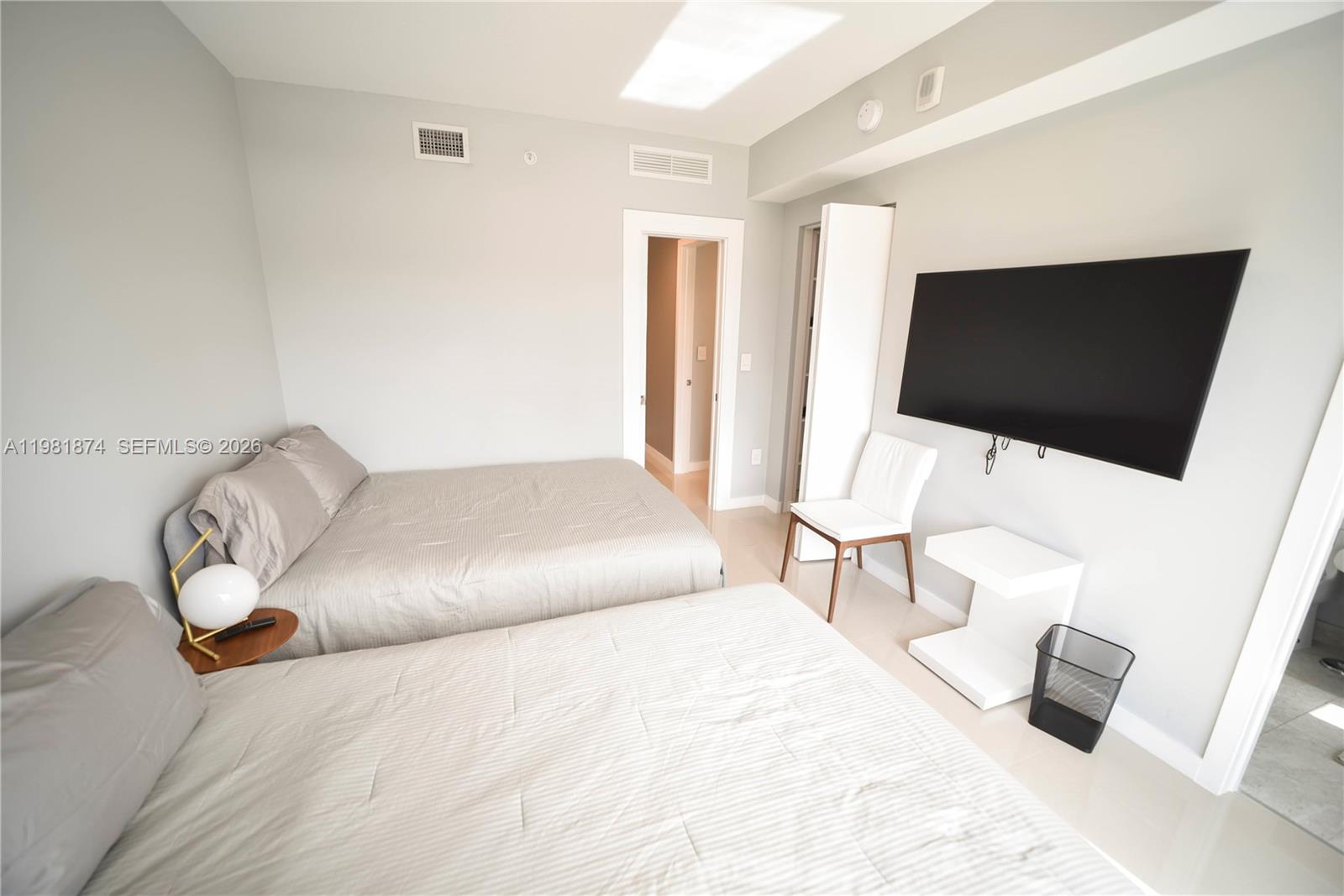 488 NE 18th St #1000 Miami, FL 33132