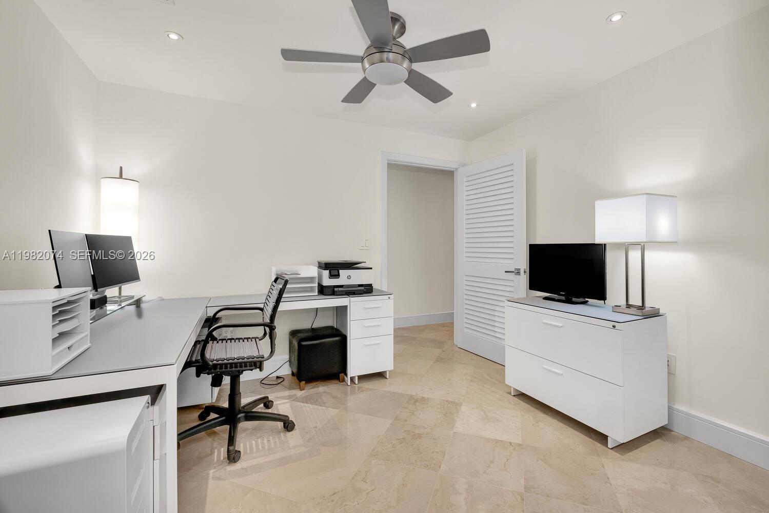 2645 S Bayshore Dr #1802 Miami, FL 33133