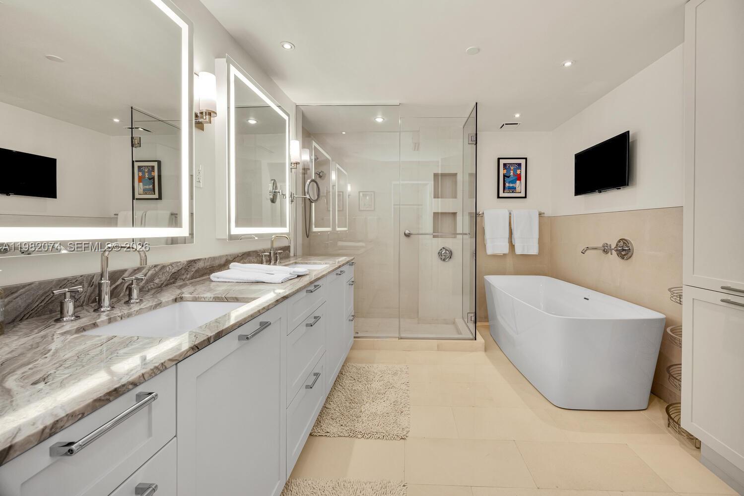 2645 S Bayshore Dr #1802 Miami, FL 33133