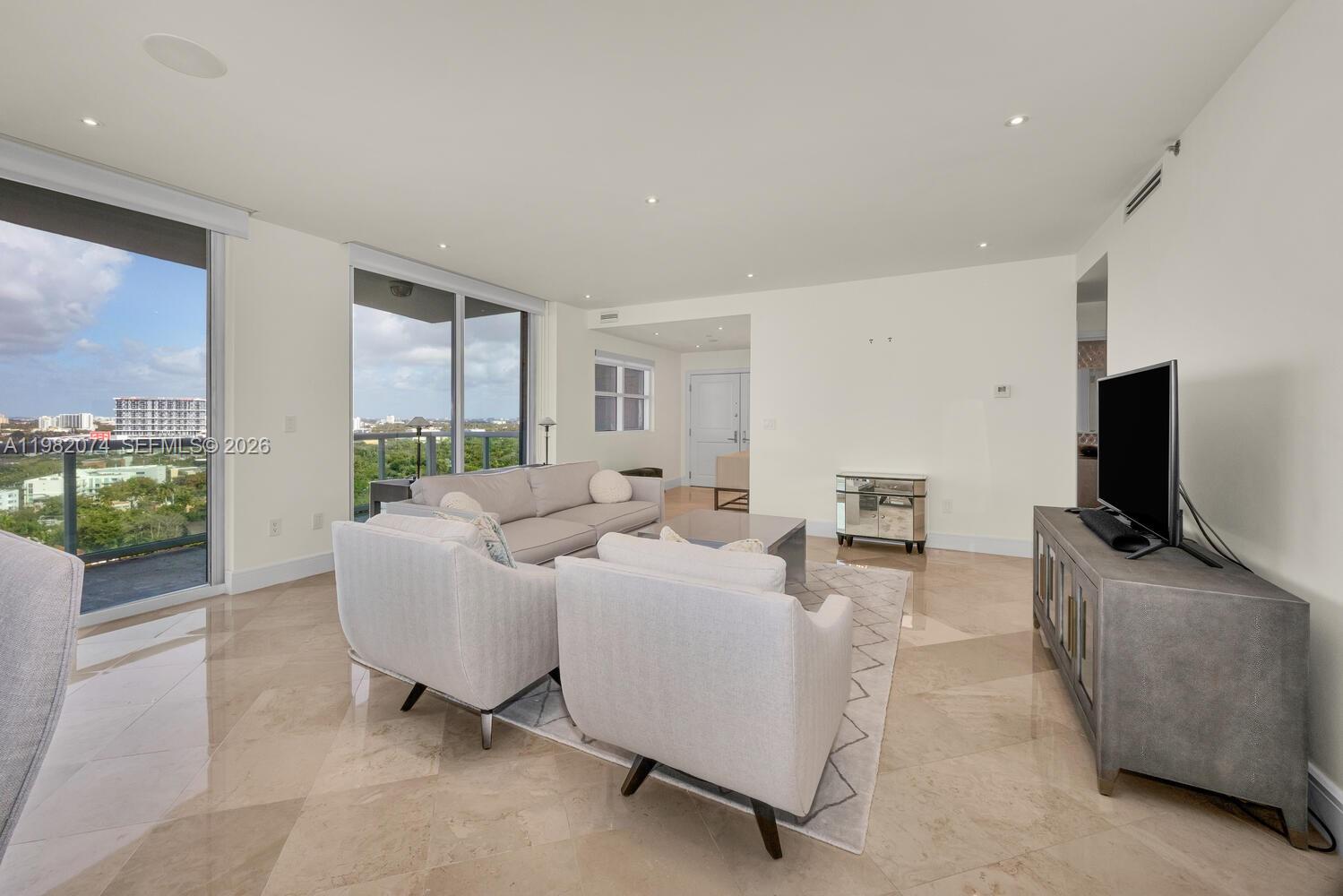 2645 S Bayshore Dr #1802 Miami, FL 33133