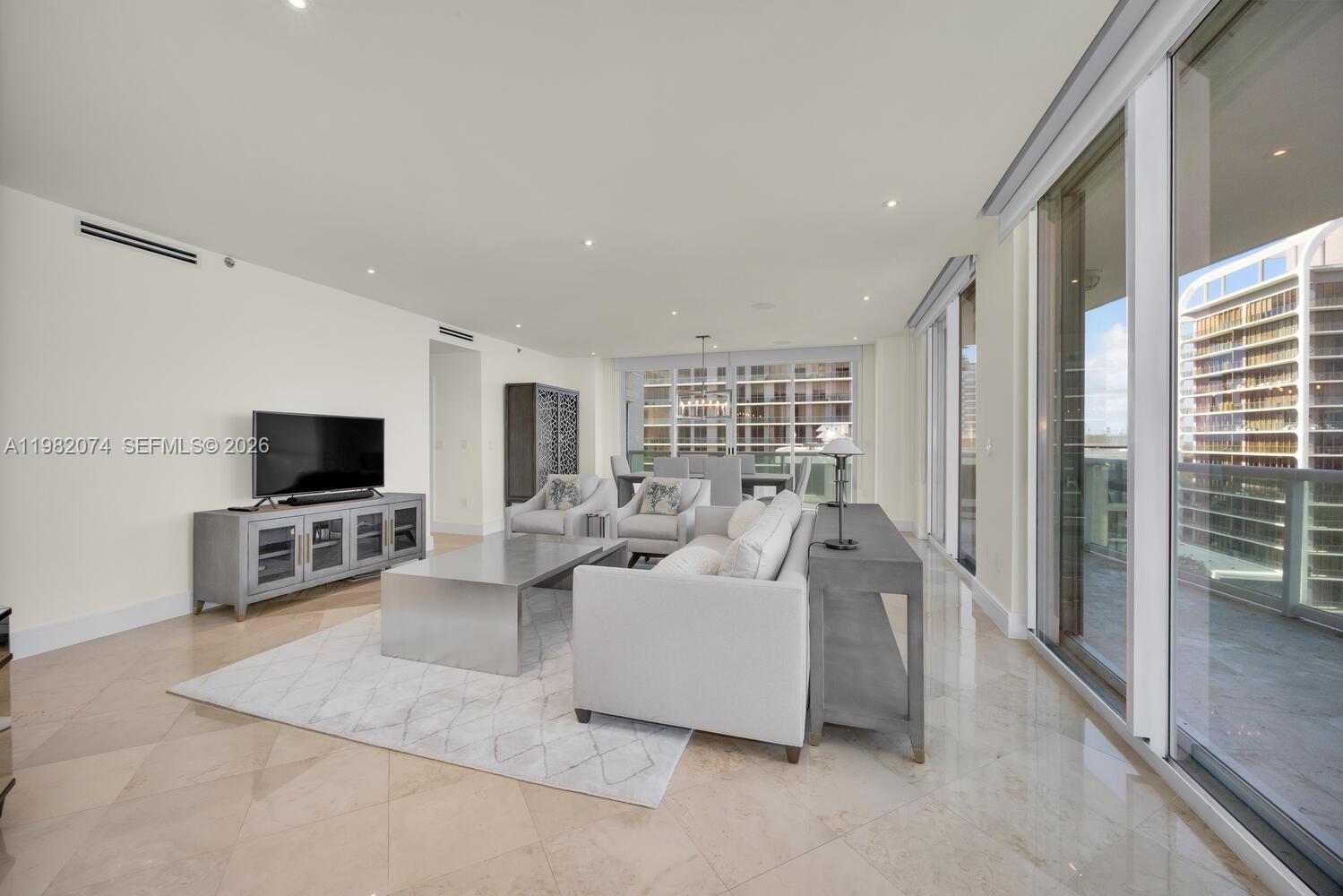 2645 S Bayshore Dr #1802 Miami, FL 33133