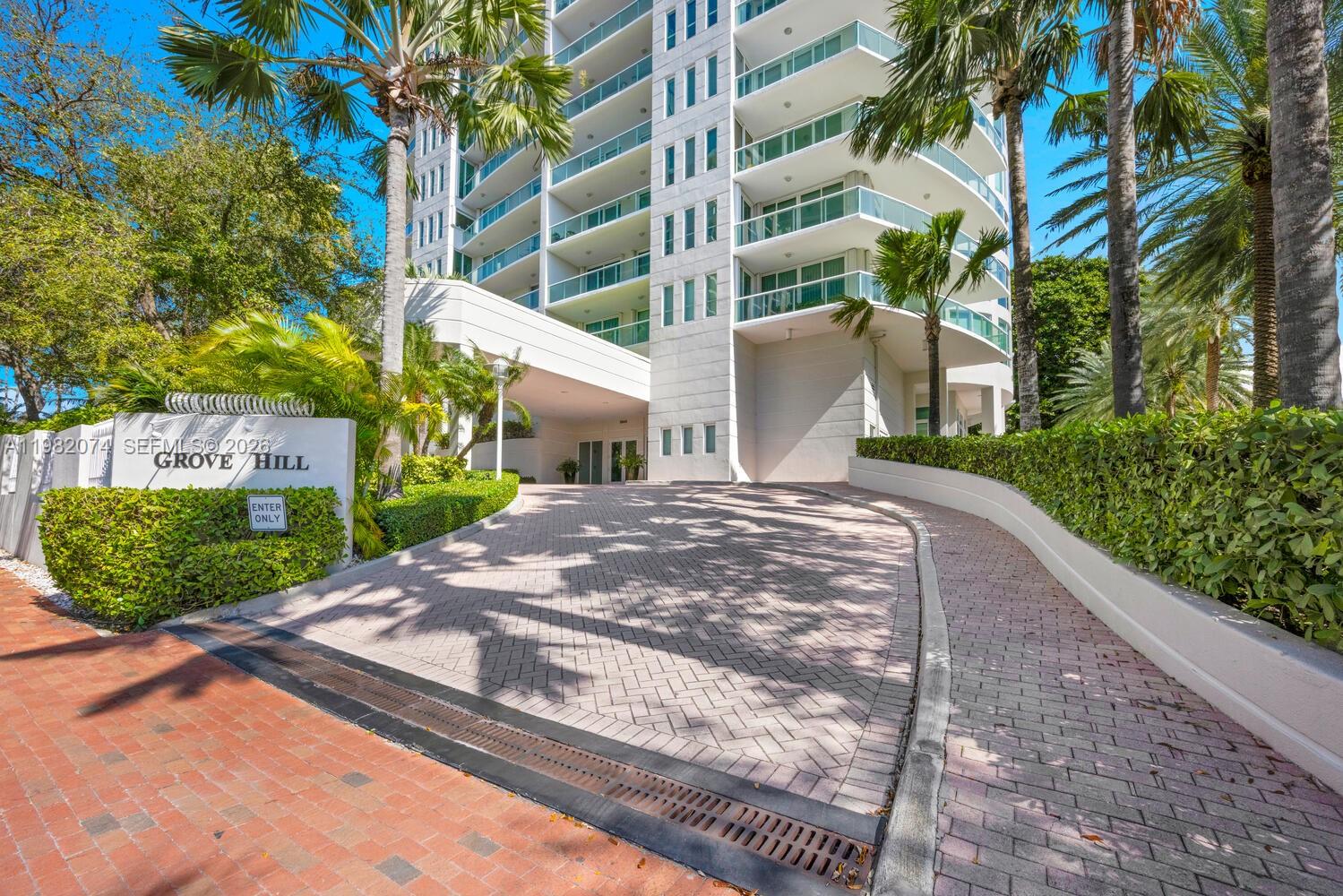 2645 S Bayshore Dr #1802 Miami, FL 33133