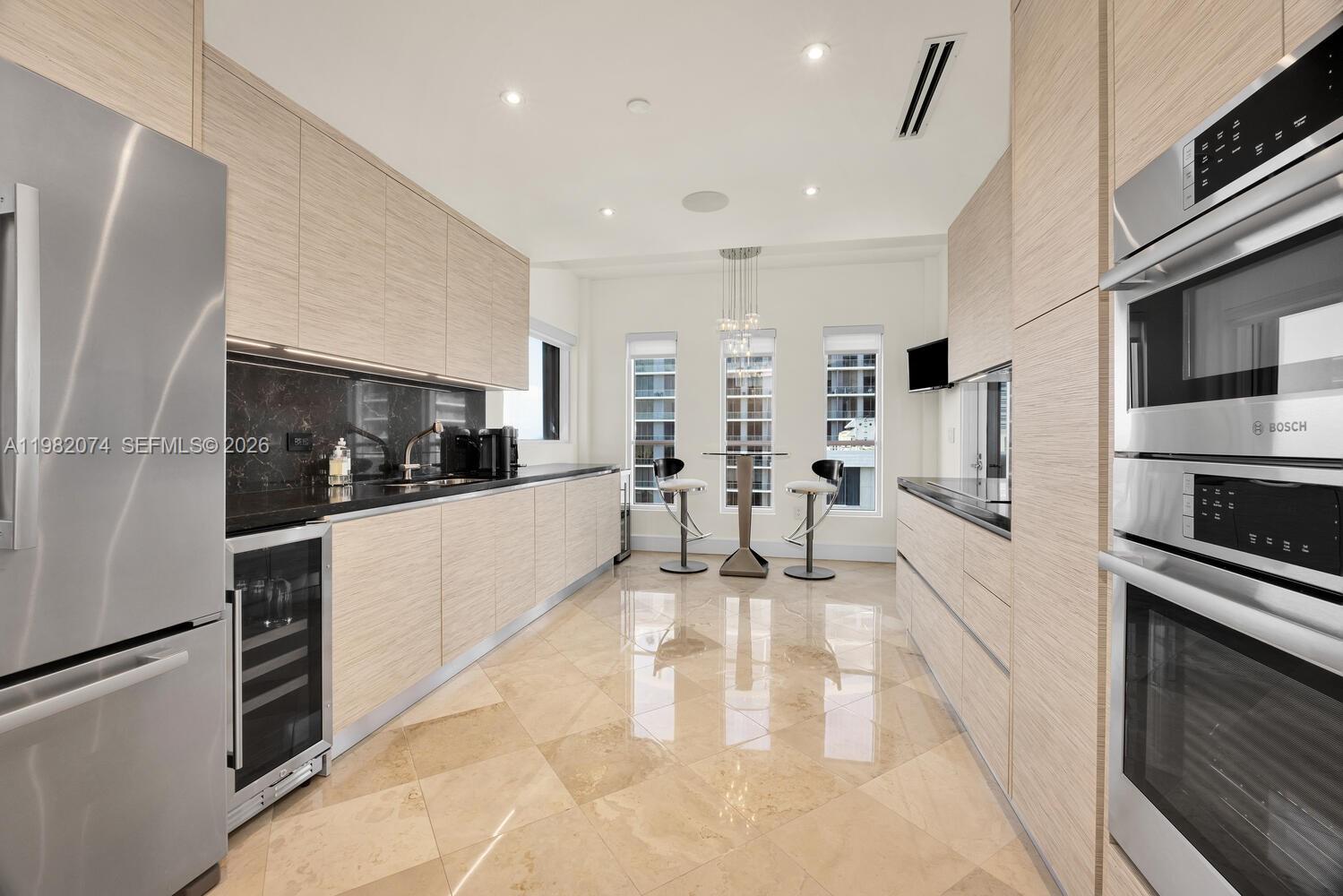 2645 S Bayshore Dr #1802 Miami, FL 33133