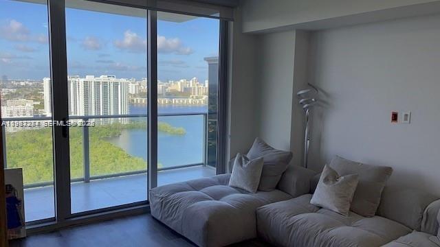16385 Biscayne Blvd #2702 North Miami Beach, FL 33160