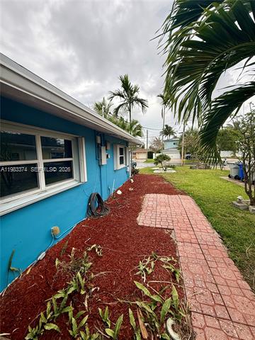 201 SE 3rd Ave Pompano Beach, FL 33060