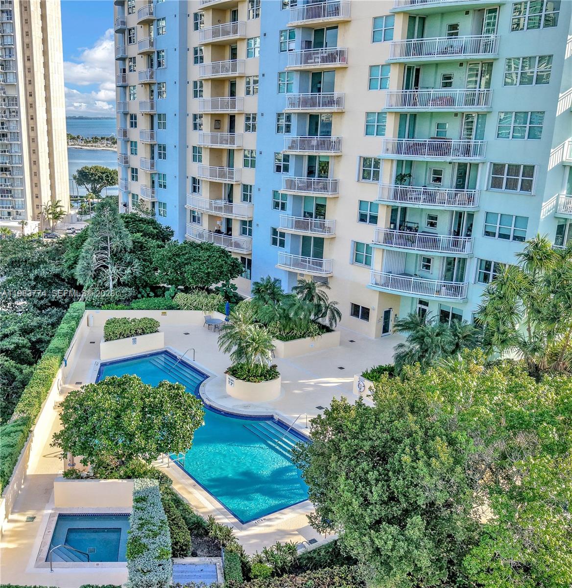 2475 Brickell Ave #703