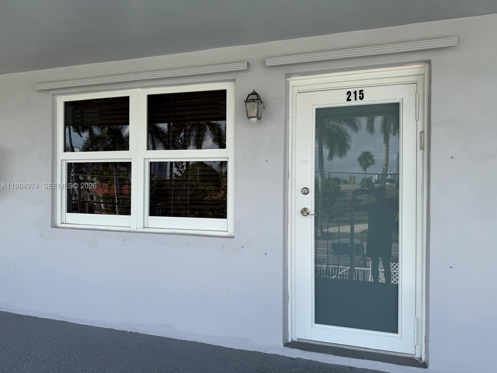 630 Layne Blvd #215 Hallandale Beach, FL 33009