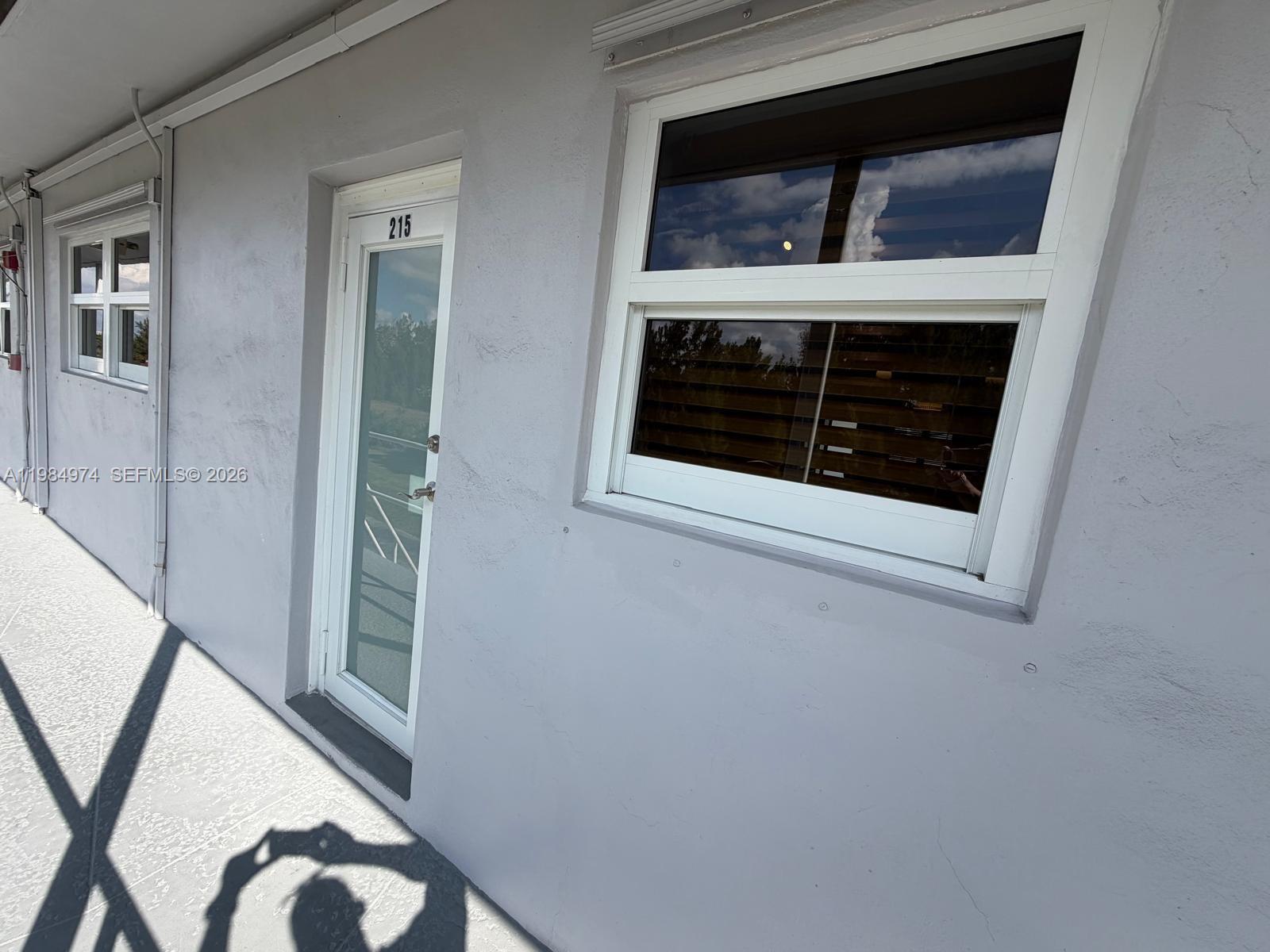 630 Layne Blvd #215 Hallandale Beach, FL 33009