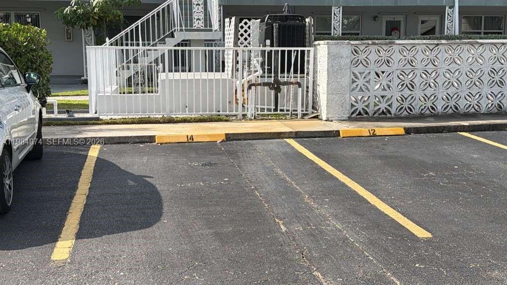 630 Layne Blvd #215 Hallandale Beach, FL 33009