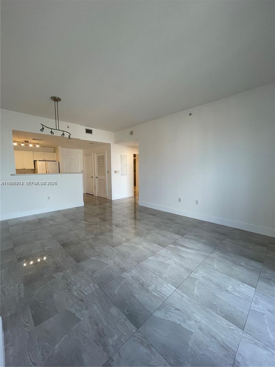 image Ten Aragon Condo9