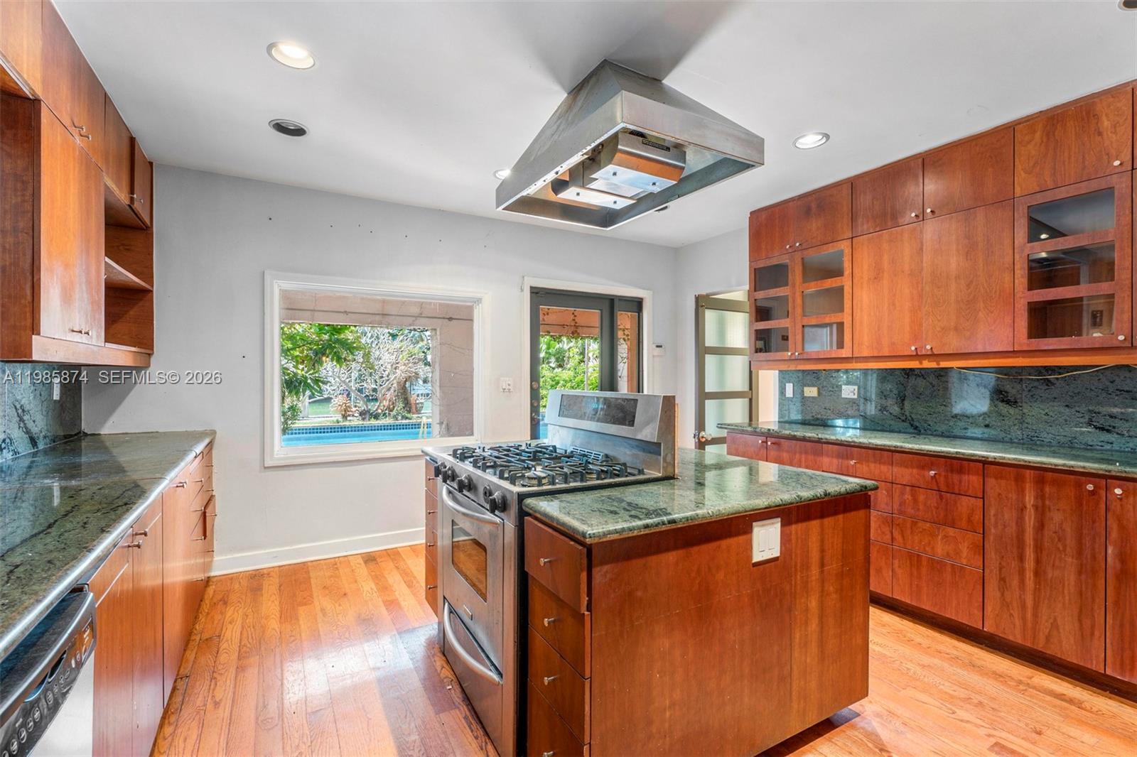 3310 Garden Ave Miami Beach, FL 33140