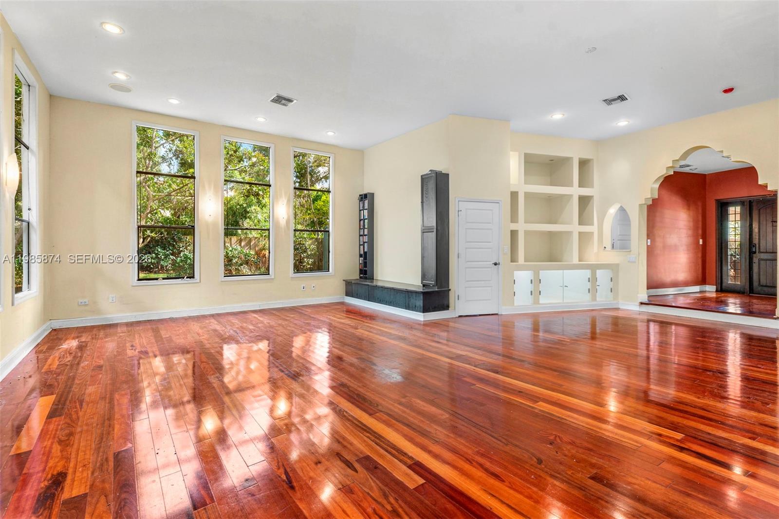 3310 Garden Ave Miami Beach, FL 33140