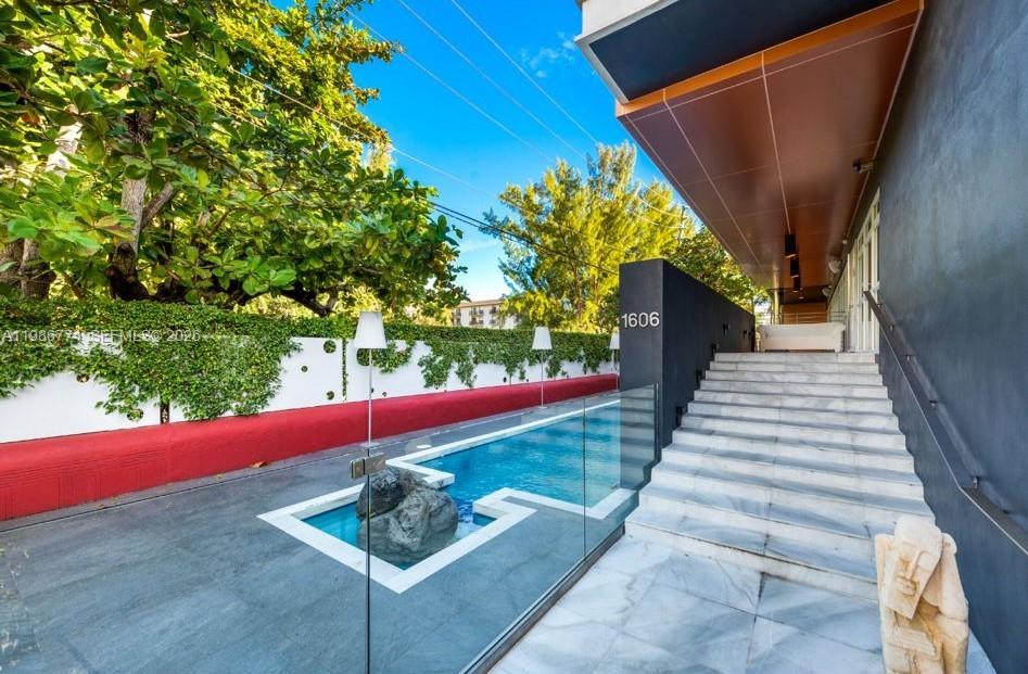 1606 S Bayshore Dr Miami, FL 33133