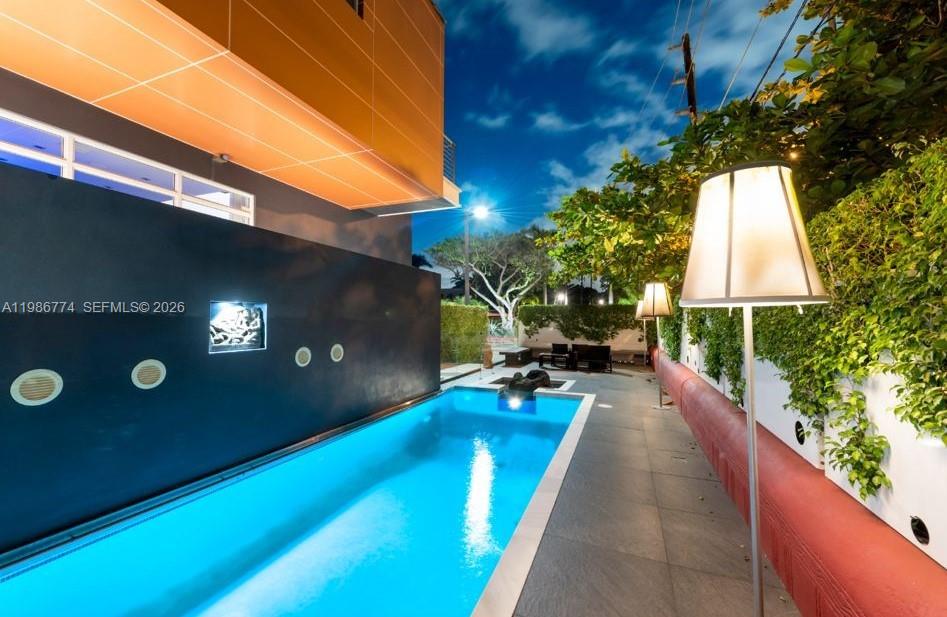 1606 S Bayshore Dr Miami, FL 33133